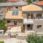 Eftichia's Nomad Stone House Holiday home