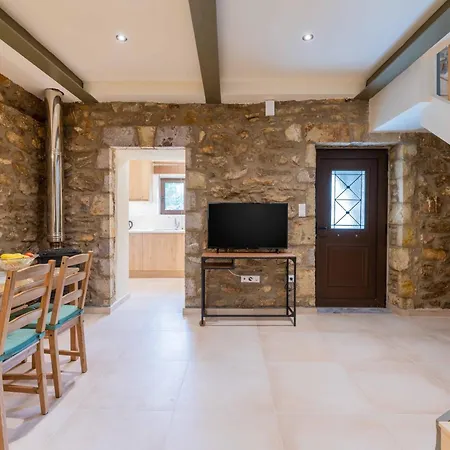 Eftichia's Nomad Stone House 度假居 Dhouvraiika