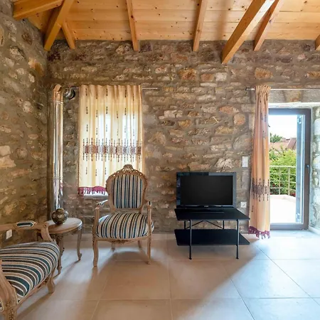 Eftichia's Nomad Stone House *