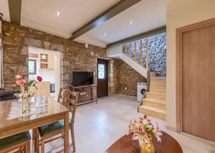 Eftichia's Nomad Stone House * Dhouvraiika