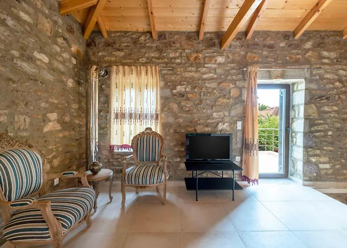 Eftichia's Nomad Stone House *