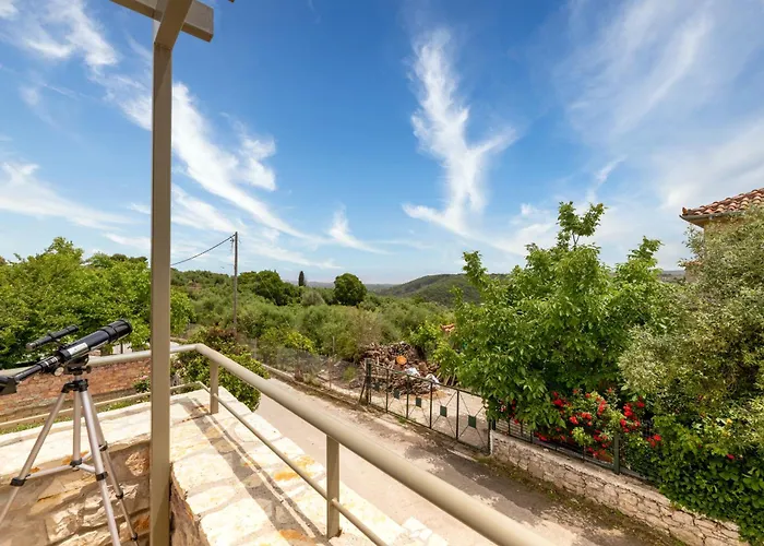 Eftichia's Nomad Stone House * Dhouvraiika