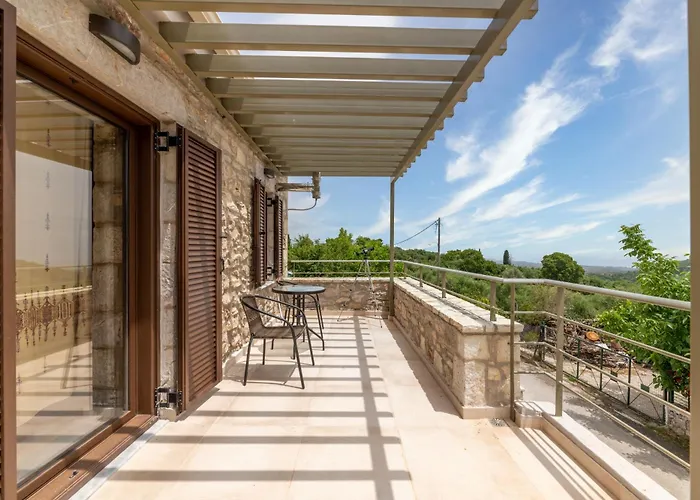 Eftichia's Nomad Stone House 度假居